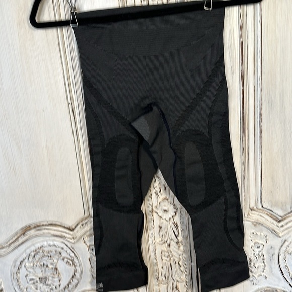 ZOOT Compress RX Active Made n Canada Compression Capri Leggings Running Lifting - Picture 5 of 11